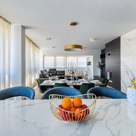 Luxury And Apartman *