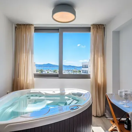 Luxury And Ζαντάρ