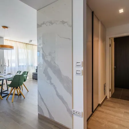 Luxury And Διαμέρισμα Ζαντάρ