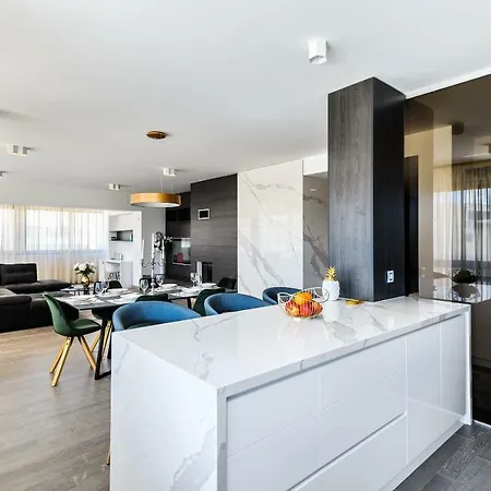 Luxury And Διαμέρισμα Ζαντάρ