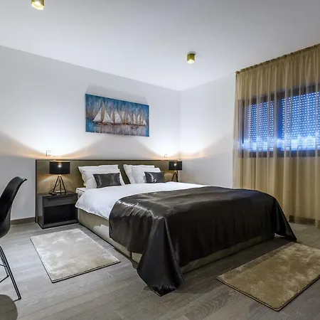 Διαμέρισμα Luxury And