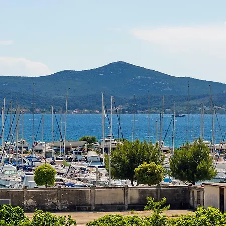 Luxury And Διαμέρισμα Ζαντάρ
