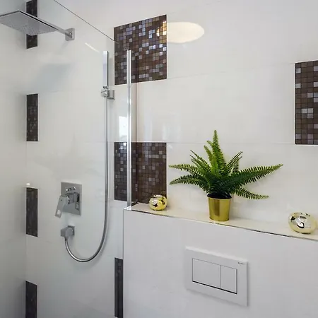 Luxury And Διαμέρισμα Ζαντάρ